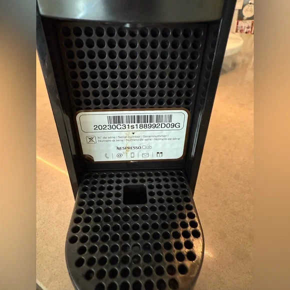 Nespresso x Breville - Essenza Mini Black Espresso Coffee Machine - Picture 5 of 11